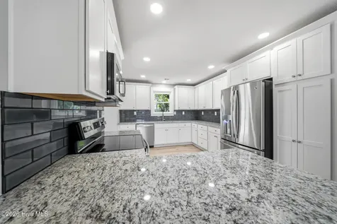 1719 Old Folkstone Road Sneads Ferry NC 28460