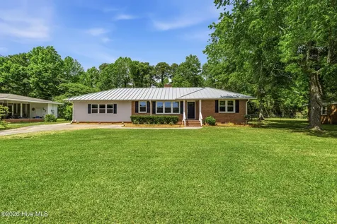 1719 Old Folkstone Road Sneads Ferry NC 28460