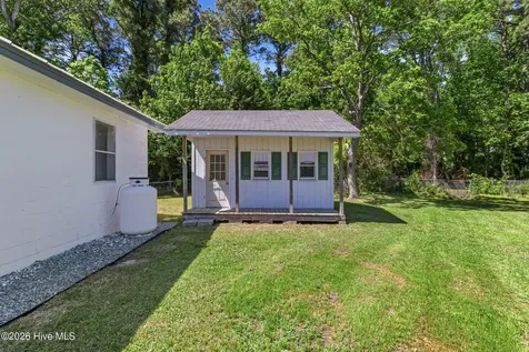 1719 Old Folkstone Road Sneads Ferry NC 28460