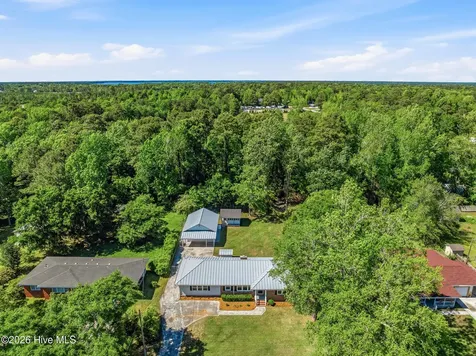 1719 Old Folkstone Road Sneads Ferry NC 28460