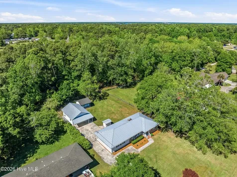 1719 Old Folkstone Road Sneads Ferry NC 28460