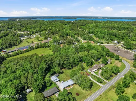 1719 Old Folkstone Road Sneads Ferry NC 28460