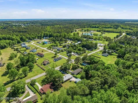 1719 Old Folkstone Road Sneads Ferry NC 28460