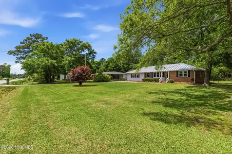 1719 Old Folkstone Road Sneads Ferry NC 28460