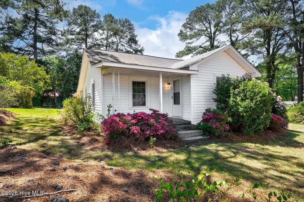 629 Western Avenue Nashville NC 27856