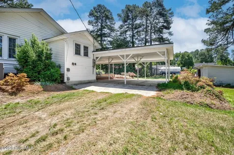 629 Western Avenue Nashville NC 27856