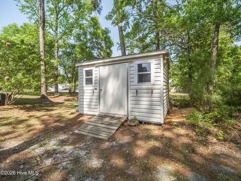 1643 Chadwick Shores Drive Sneads Ferry NC 28460