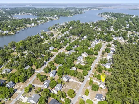 1643 Chadwick Shores Drive Sneads Ferry NC 28460