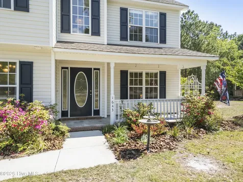 1643 Chadwick Shores Drive Sneads Ferry NC 28460