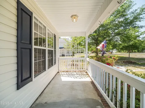 1643 Chadwick Shores Drive Sneads Ferry NC 28460