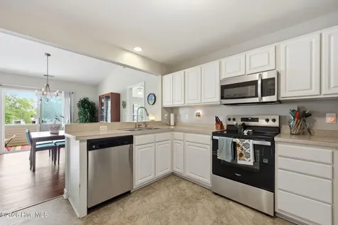 413 Commerce Avenue Morehead City NC 28557