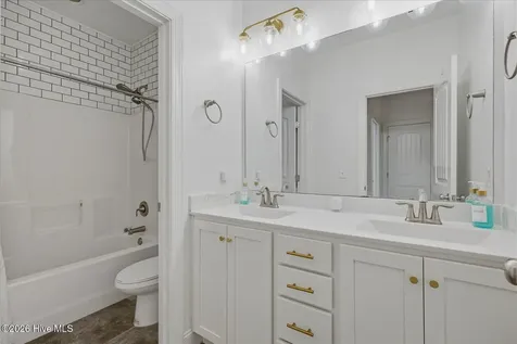 5008 Laurenbridge Lane Wilmington NC 28409