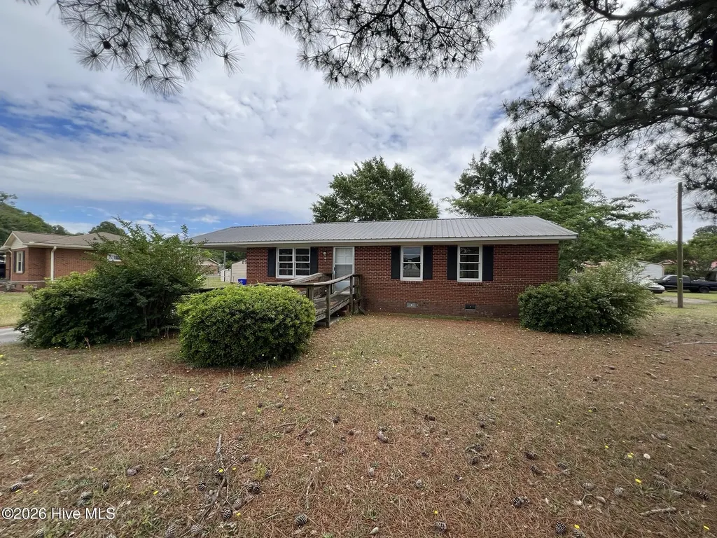 809 Fox Street Elizabethtown NC 28337