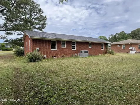 809 Fox Street Elizabethtown NC 28337