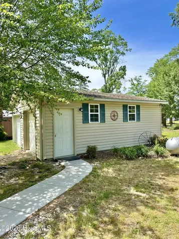 407 4th Street Bladenboro NC 28320