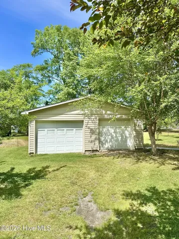 407 4th Street Bladenboro NC 28320