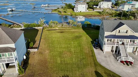 1506 Galley Circle Morehead City NC 28557