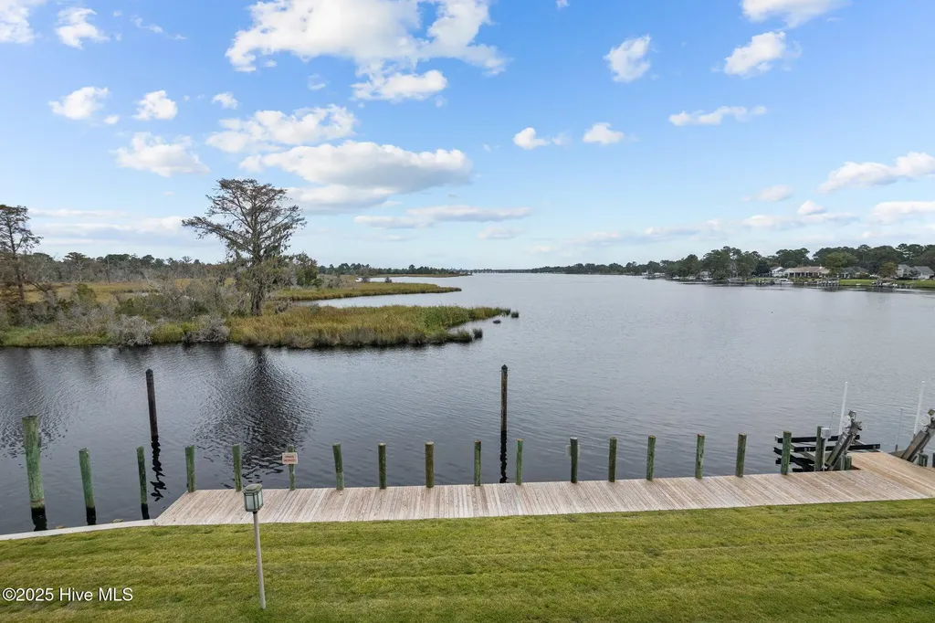 24 Batts Hill Road New Bern NC 28562