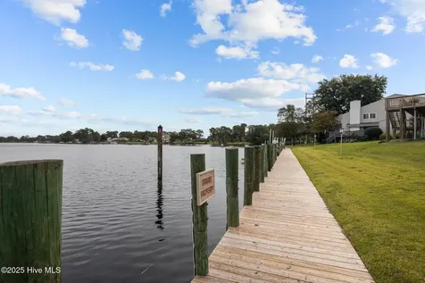 24 Batts Hill Road New Bern NC 28562