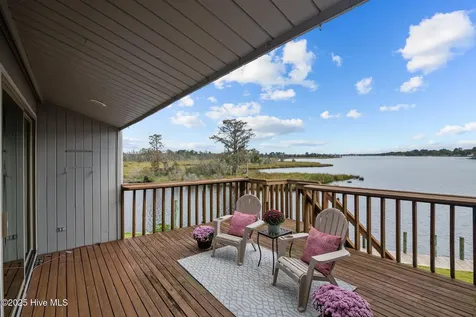 24 Batts Hill Road New Bern NC 28562