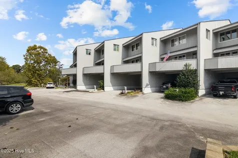 24 Batts Hill Road New Bern NC 28562