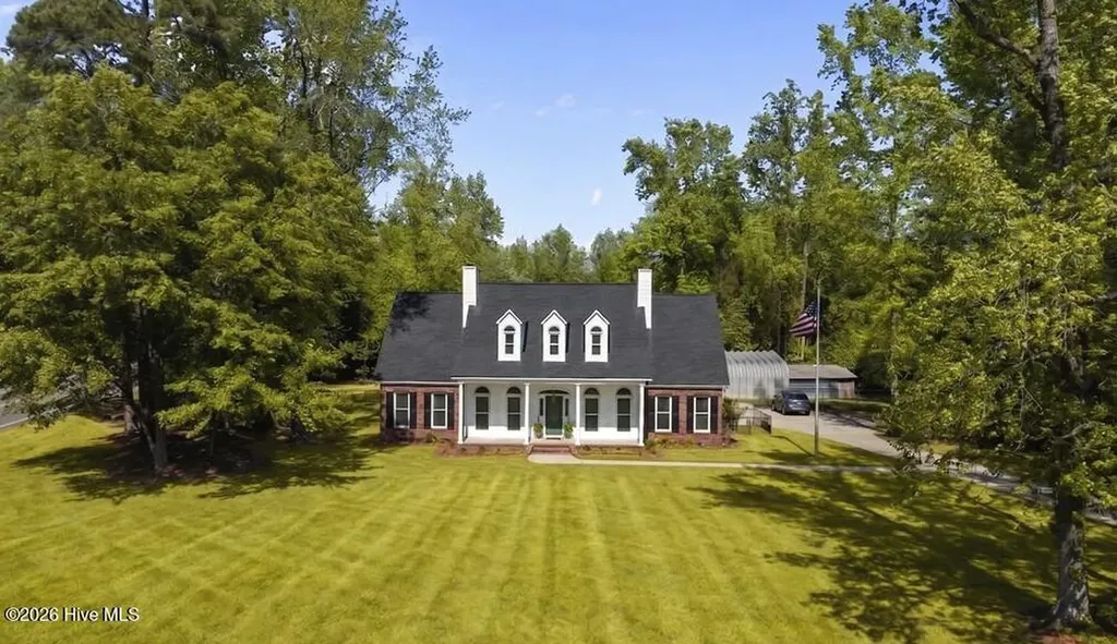 1096 Dean Road Saint Pauls NC 28384