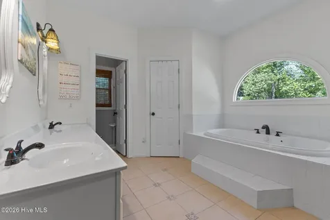 1096 Dean Road Saint Pauls NC 28384