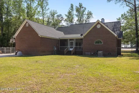 1096 Dean Road Saint Pauls NC 28384