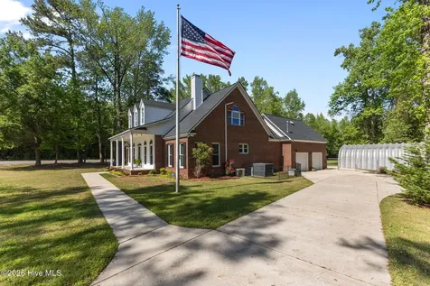 1096 Dean Road Saint Pauls NC 28384