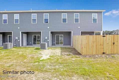 100 Loren Road Hubert NC 28539
