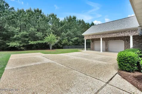 1018 Leesburg Drive Leland NC 28451