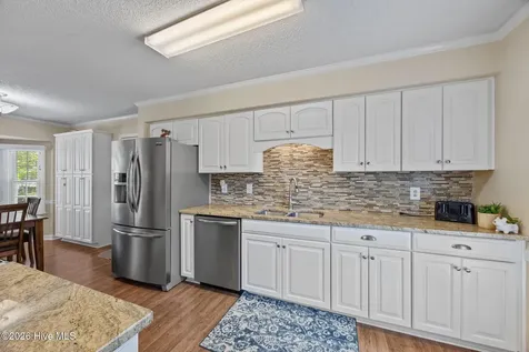 1902 Pinetree Drive New Bern NC 28562