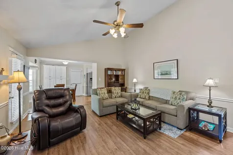 1902 Pinetree Drive New Bern NC 28562