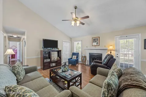 1902 Pinetree Drive New Bern NC 28562