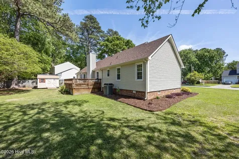1902 Pinetree Drive New Bern NC 28562