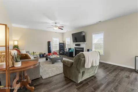 202 Maidstone Drive Richlands NC 28574