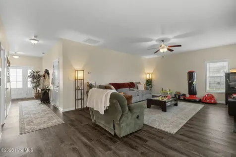 202 Maidstone Drive Richlands NC 28574