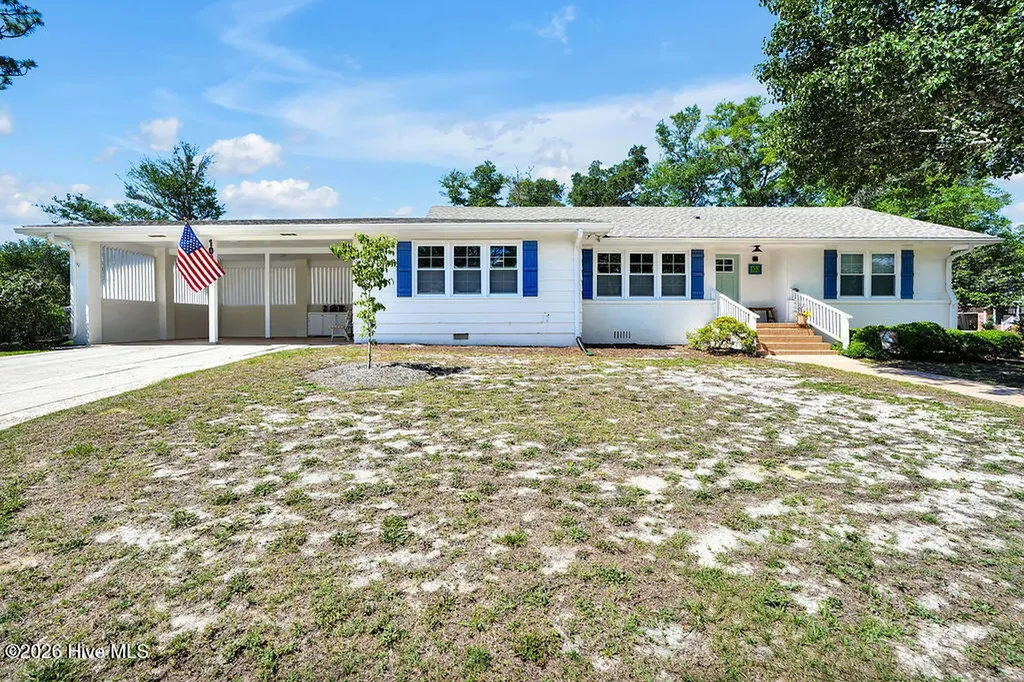102 S Fodale Avenue Southport NC 28461