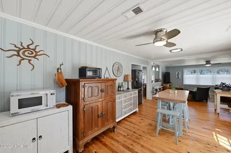 102 S Fodale Avenue Southport NC 28461