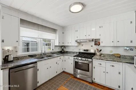 102 S Fodale Avenue Southport NC 28461