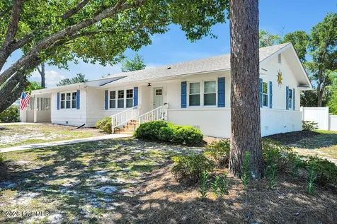 102 S Fodale Avenue Southport NC 28461