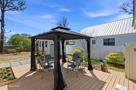 102 S Fodale Avenue Southport NC 28461