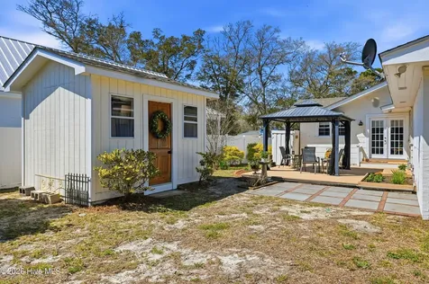 102 S Fodale Avenue Southport NC 28461
