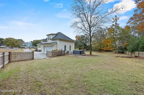 214 Salt Marsh Lane Hampstead NC 28443