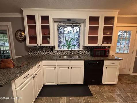 2485 Pine Knoll Drive Kinston NC 28504