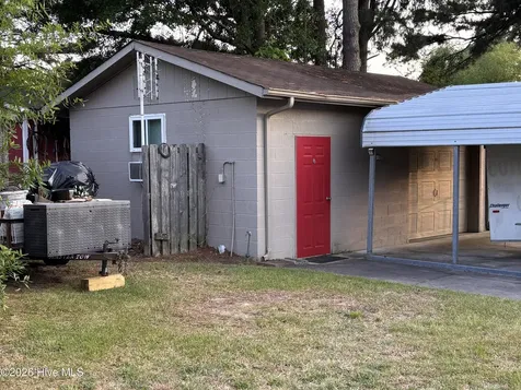 2485 Pine Knoll Drive Kinston NC 28504