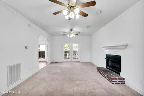 4927 Woodcrest Drive Castle Hayne NC 28429