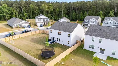 1027 Minnette Circle New Bern NC 28562