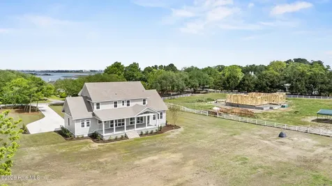 523 Ballast Point Road Hampstead NC 28443