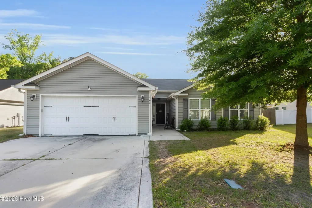 306 Tuscan Court Richlands NC 28574